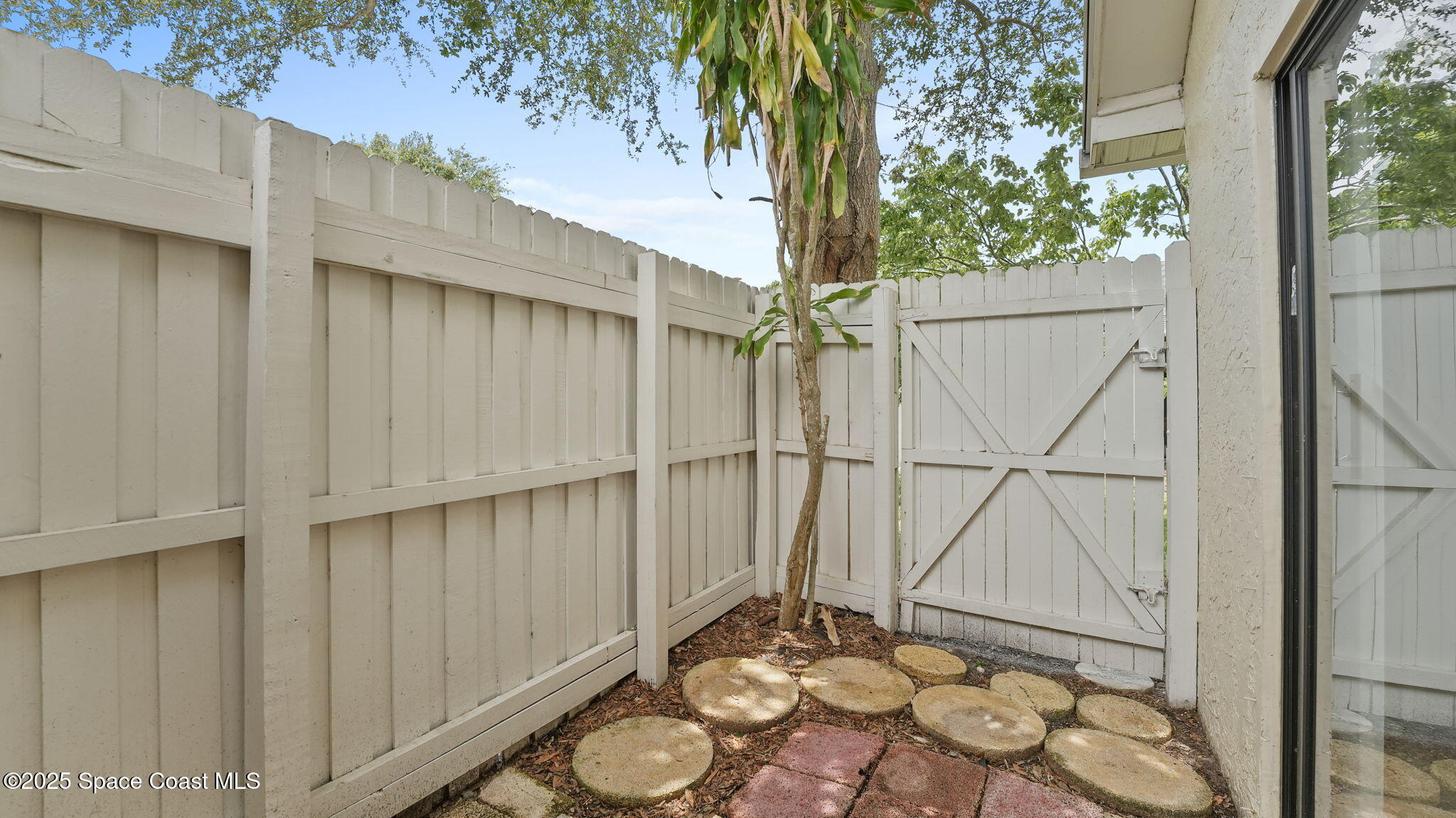 1734 Bluebird Court
