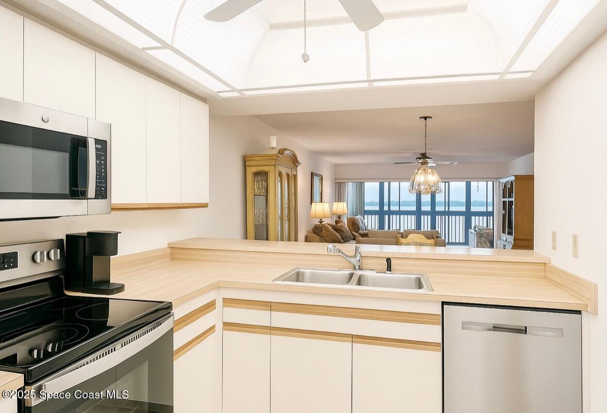 250 S Sykes Creek Parkway B309