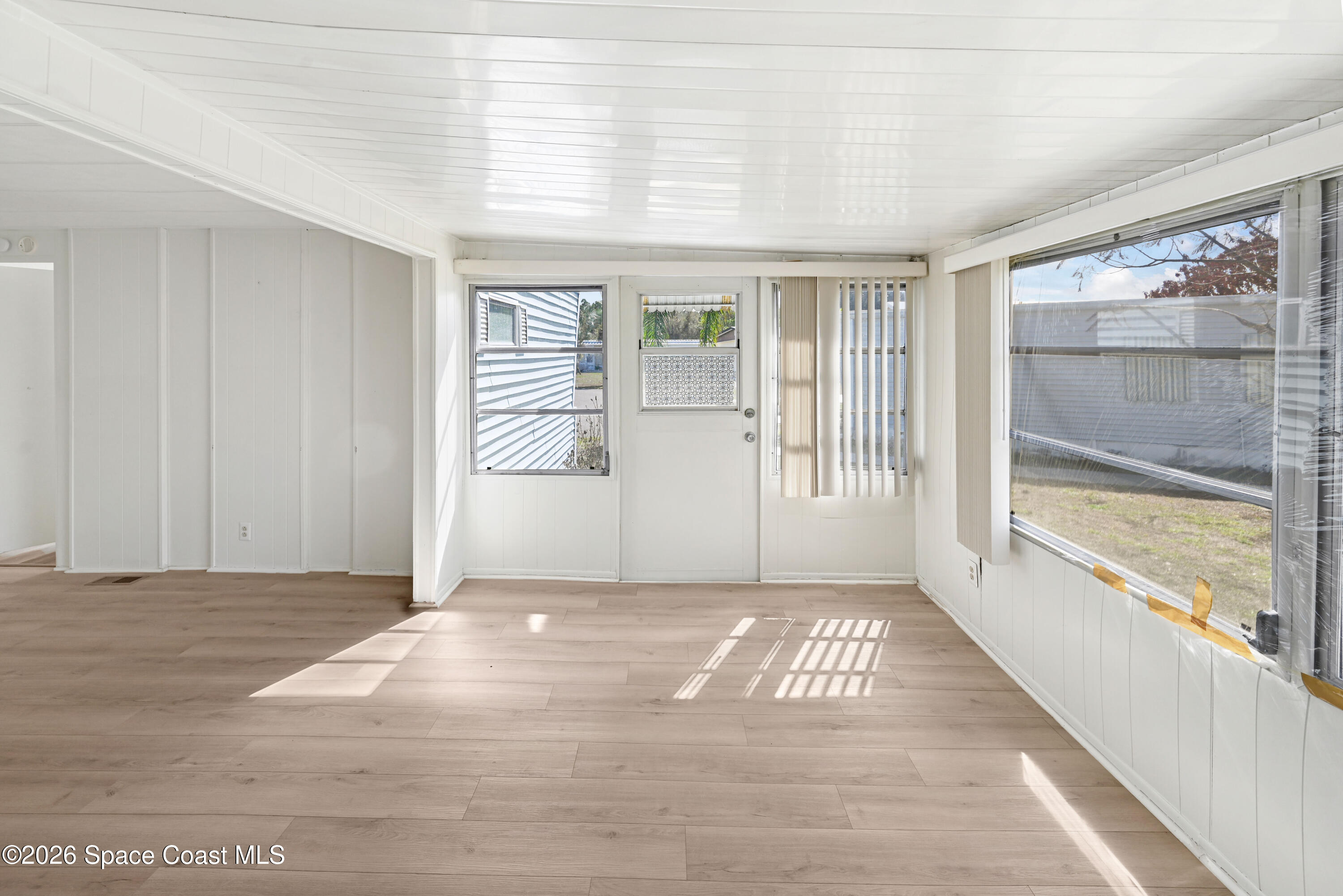 294 Fantasy Court NE