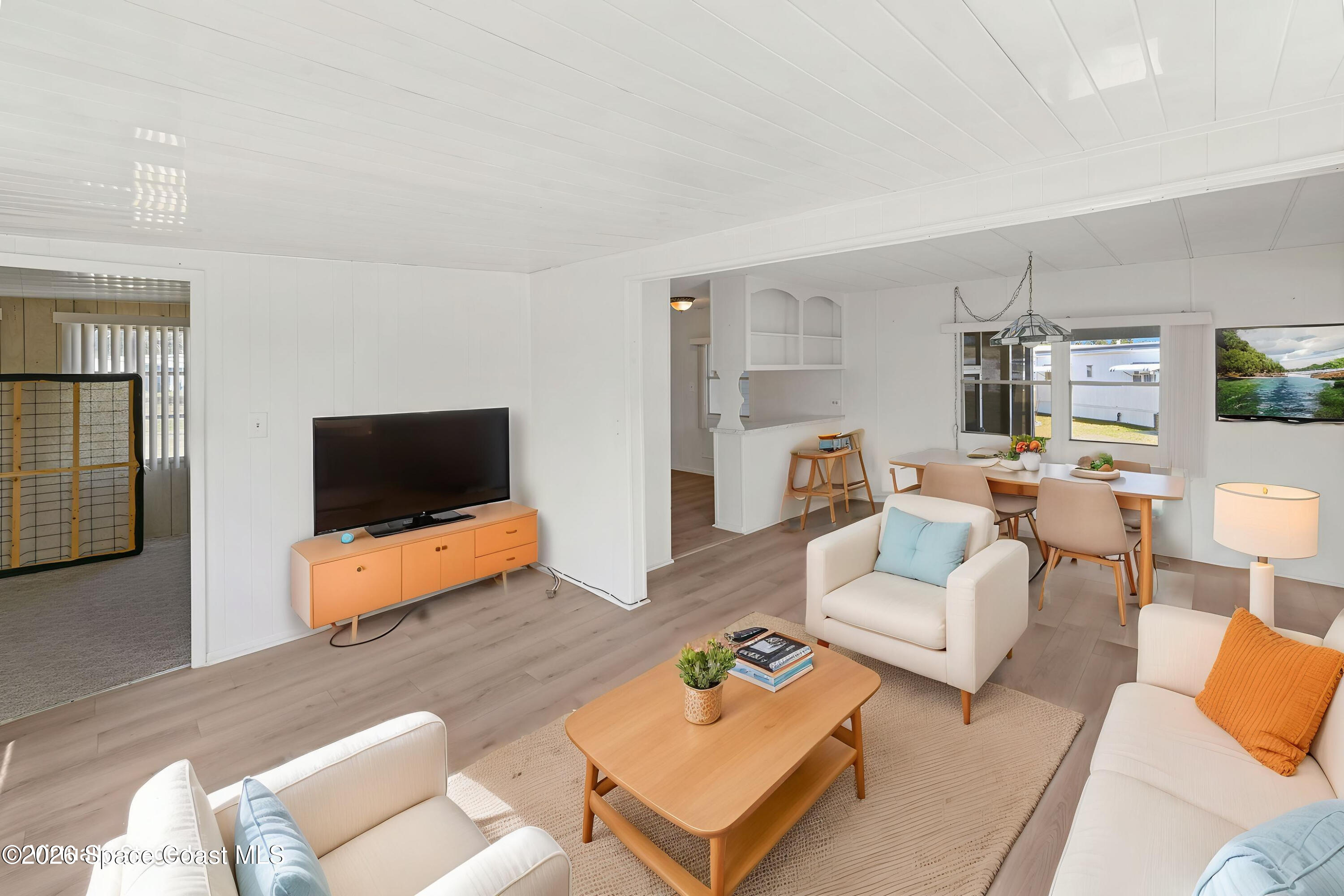 294 Fantasy Court NE