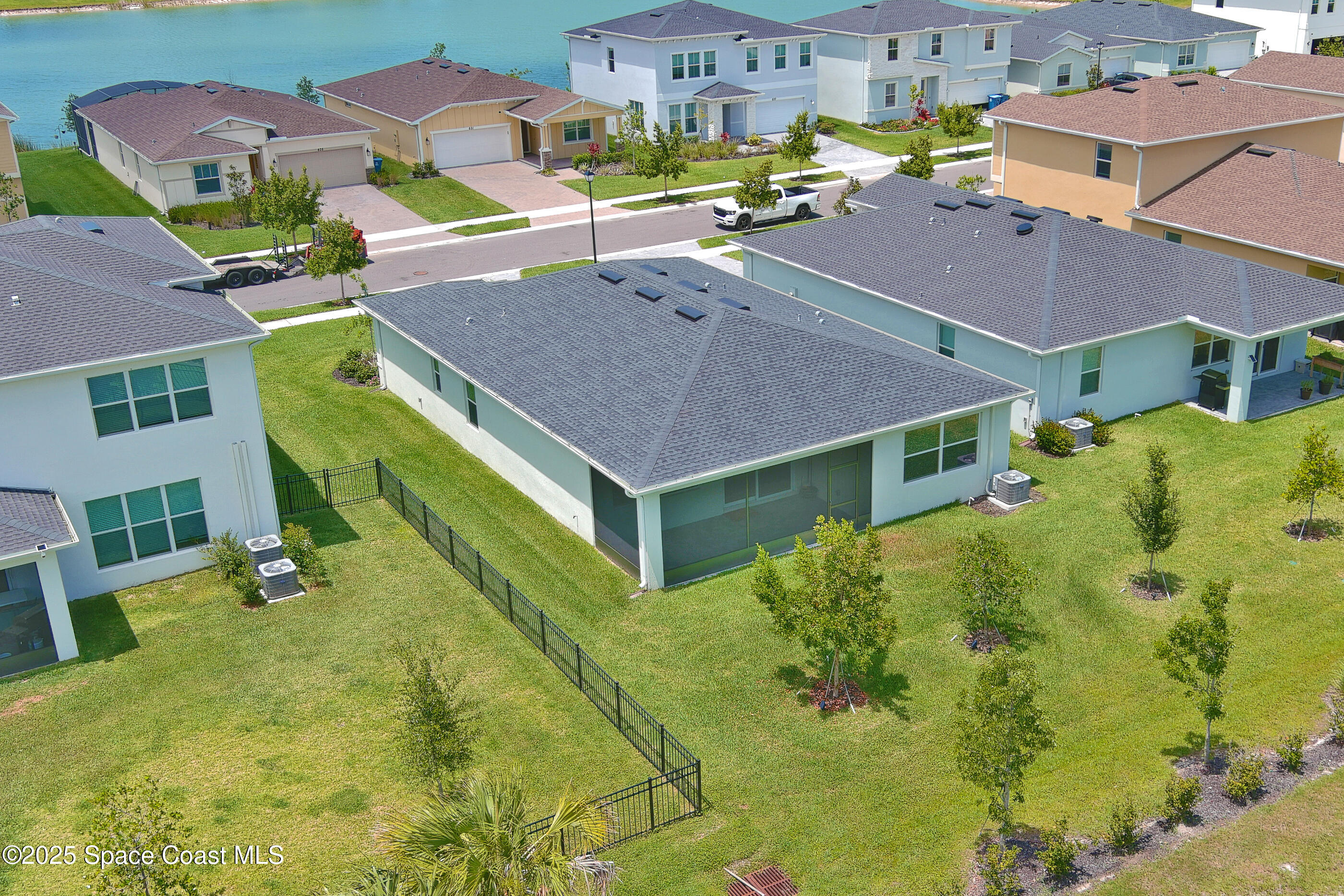 636 Veridian Circle NW