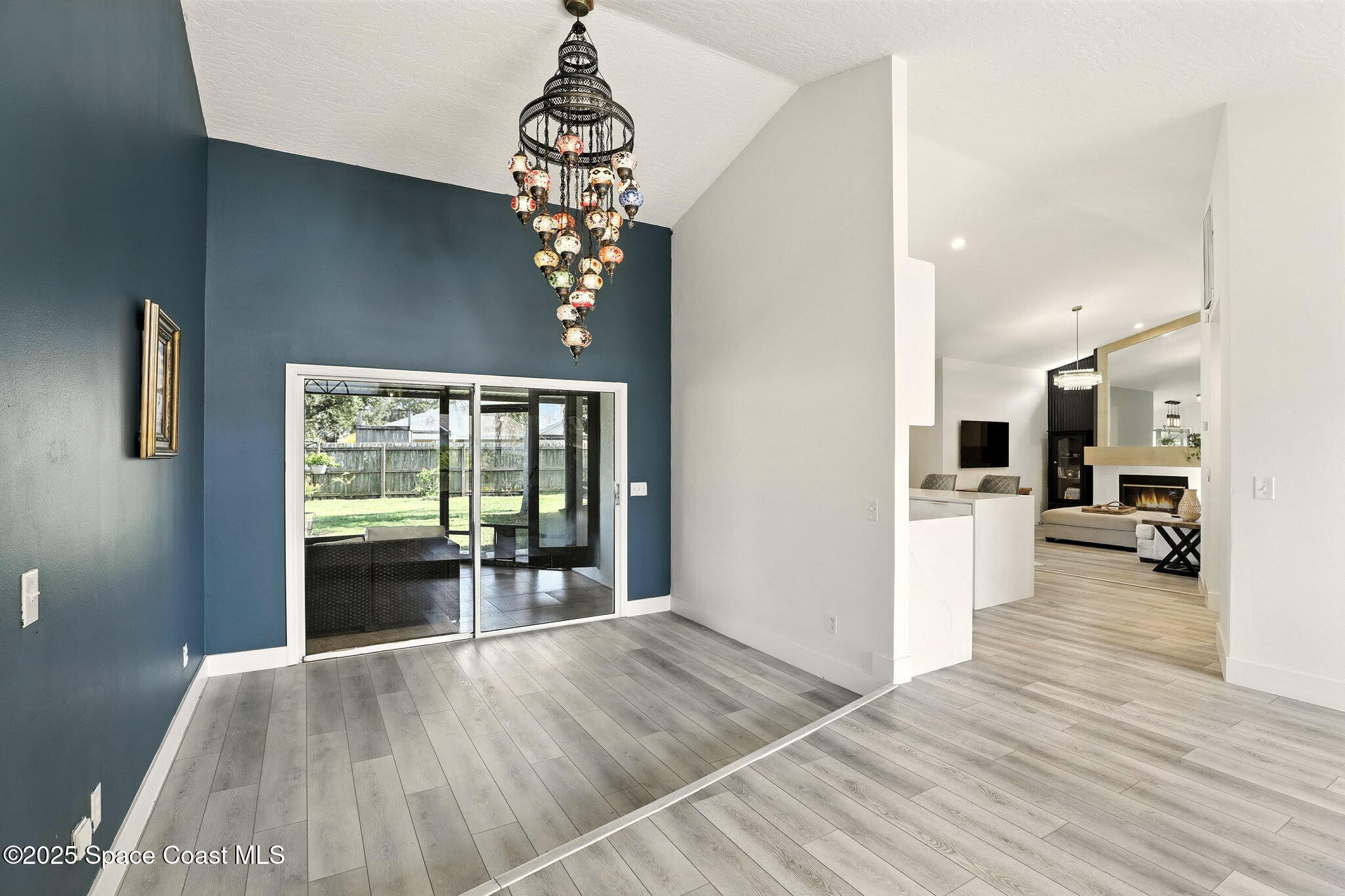 960 Falls Trail