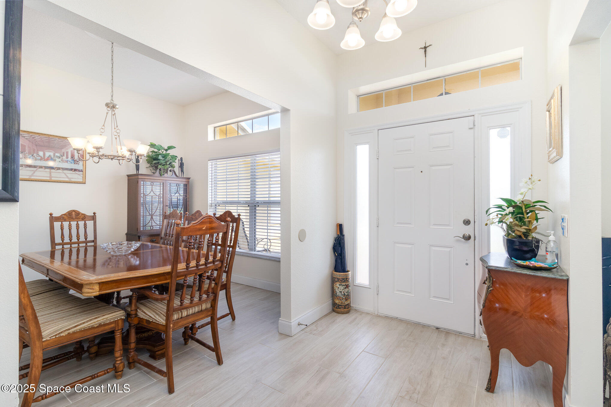 150 Carillo Street NE