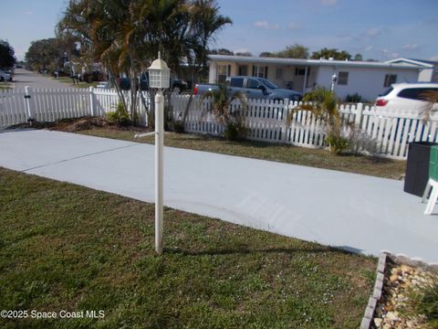 A home in Barefoot Bay