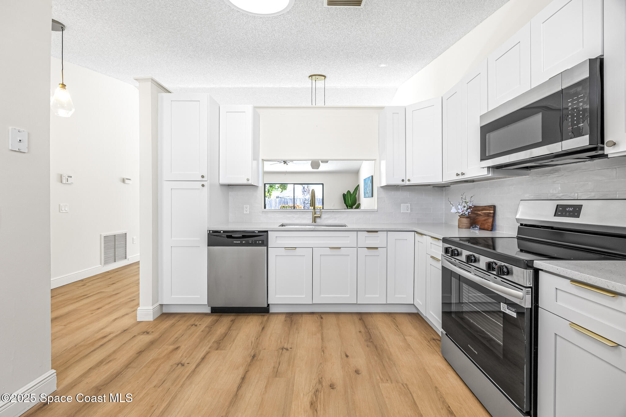 890 Yorktowne Drive