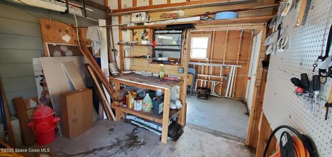 A home in Barefoot Bay