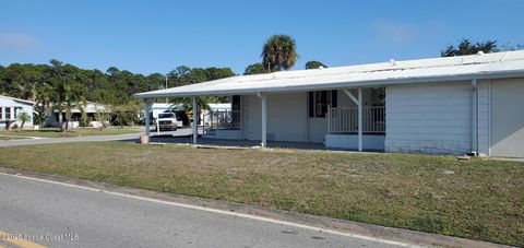 A home in Barefoot Bay