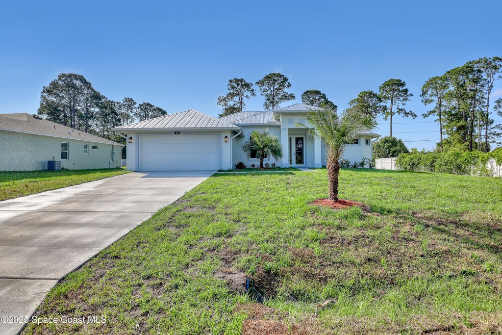 Photo of 926 Sareta Street SE, Palm Bay, FL 32909 (MLS # 1056752)