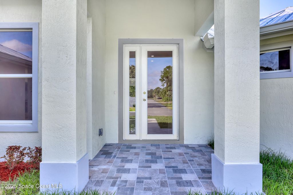 Photo of 926 Sareta Street SE, Palm Bay, FL 32909 (MLS # 1056752)