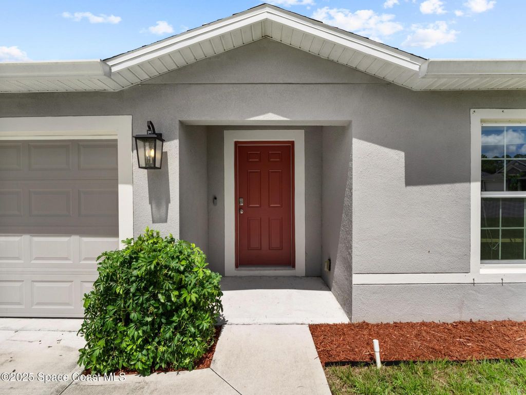 Photo of 2926 Tishman Road SE, Palm Bay, FL 32909 (MLS # 1057664)
