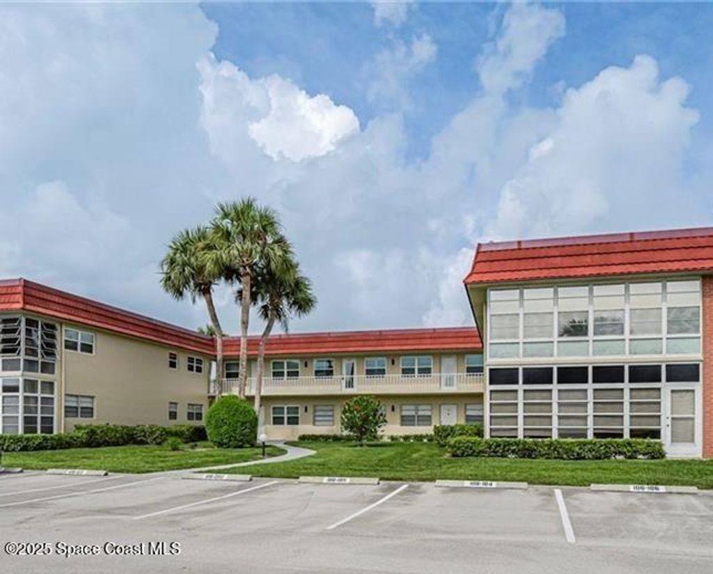 Photo of 108 Spring Lake Court #204, Vero Beach, FL 32962 (MLS # 1058910)