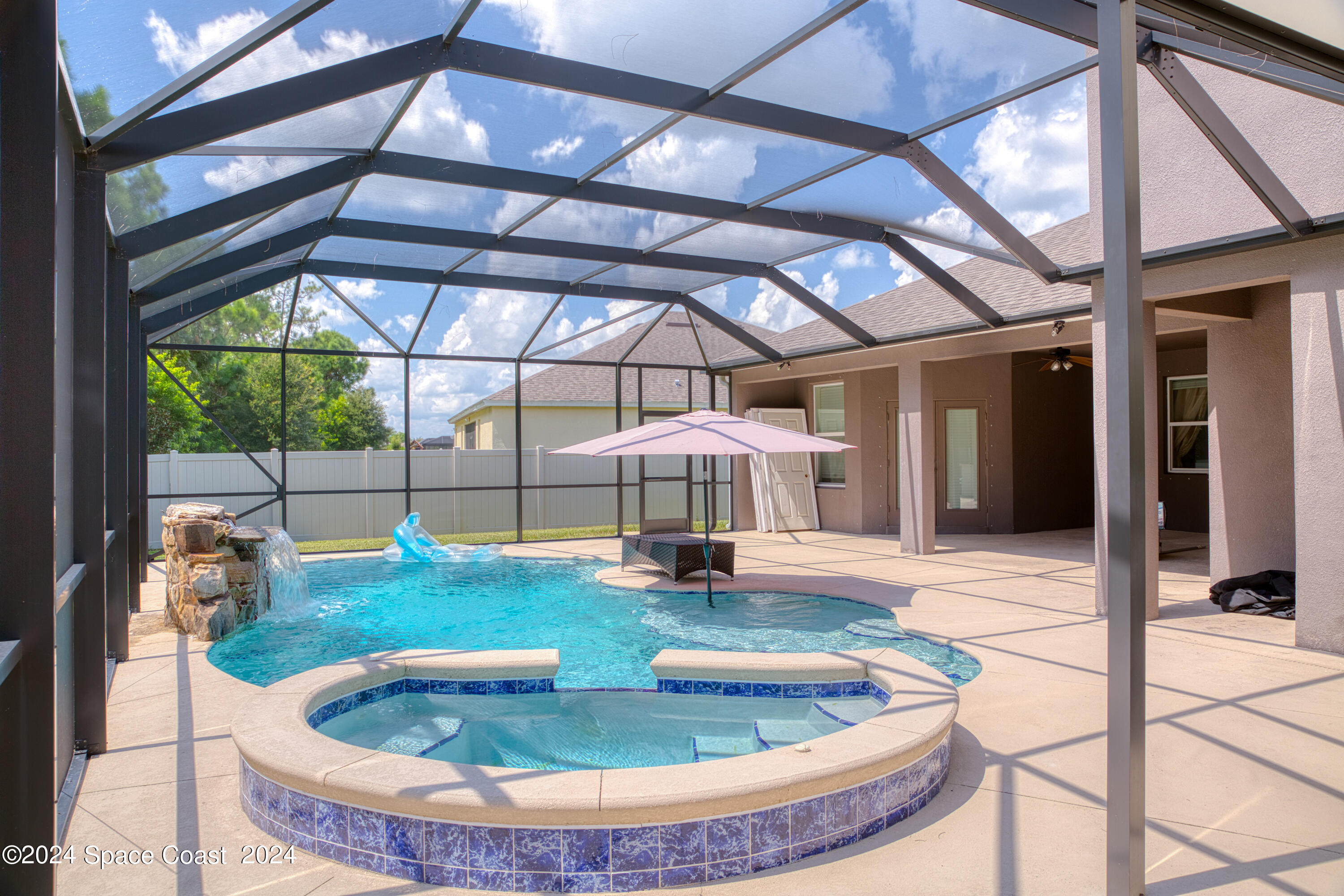 632 Stonebriar Drive SE