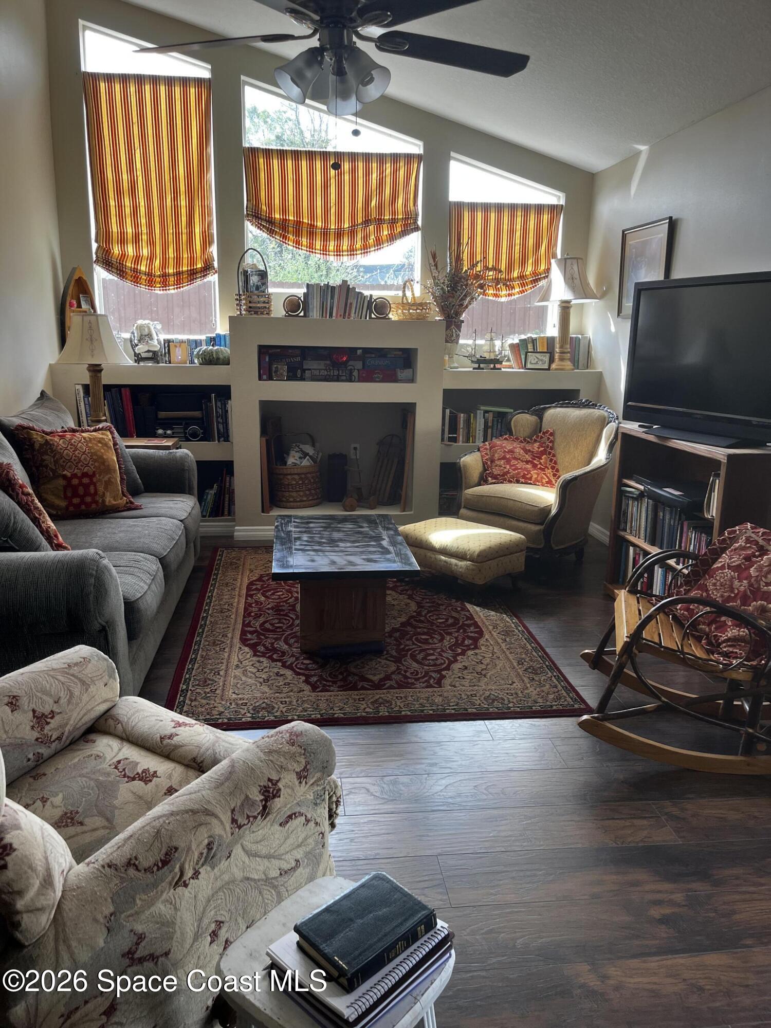 1219 Walnut Grove Way