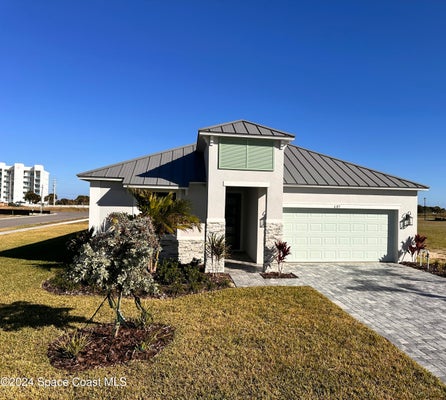 607 CLEARWATER AVE, SATELLITE BEACH, FL 32937 - Image f8541daa6acd19e213c4d484ca148f5a/404648616