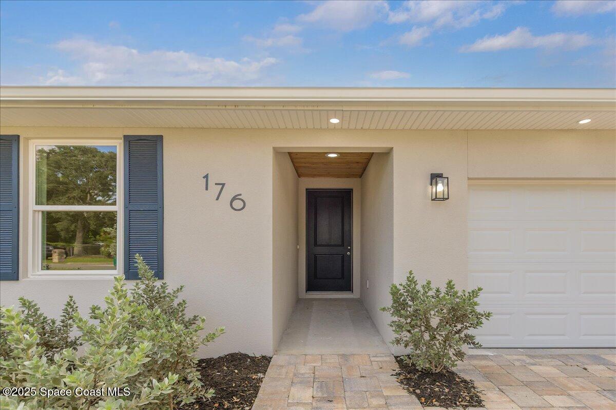 176 & 180 Sunset Drive