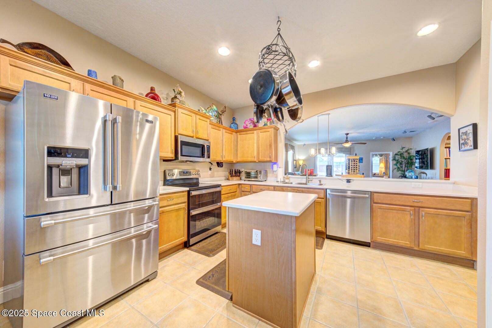 1430 Bridgeport Circle