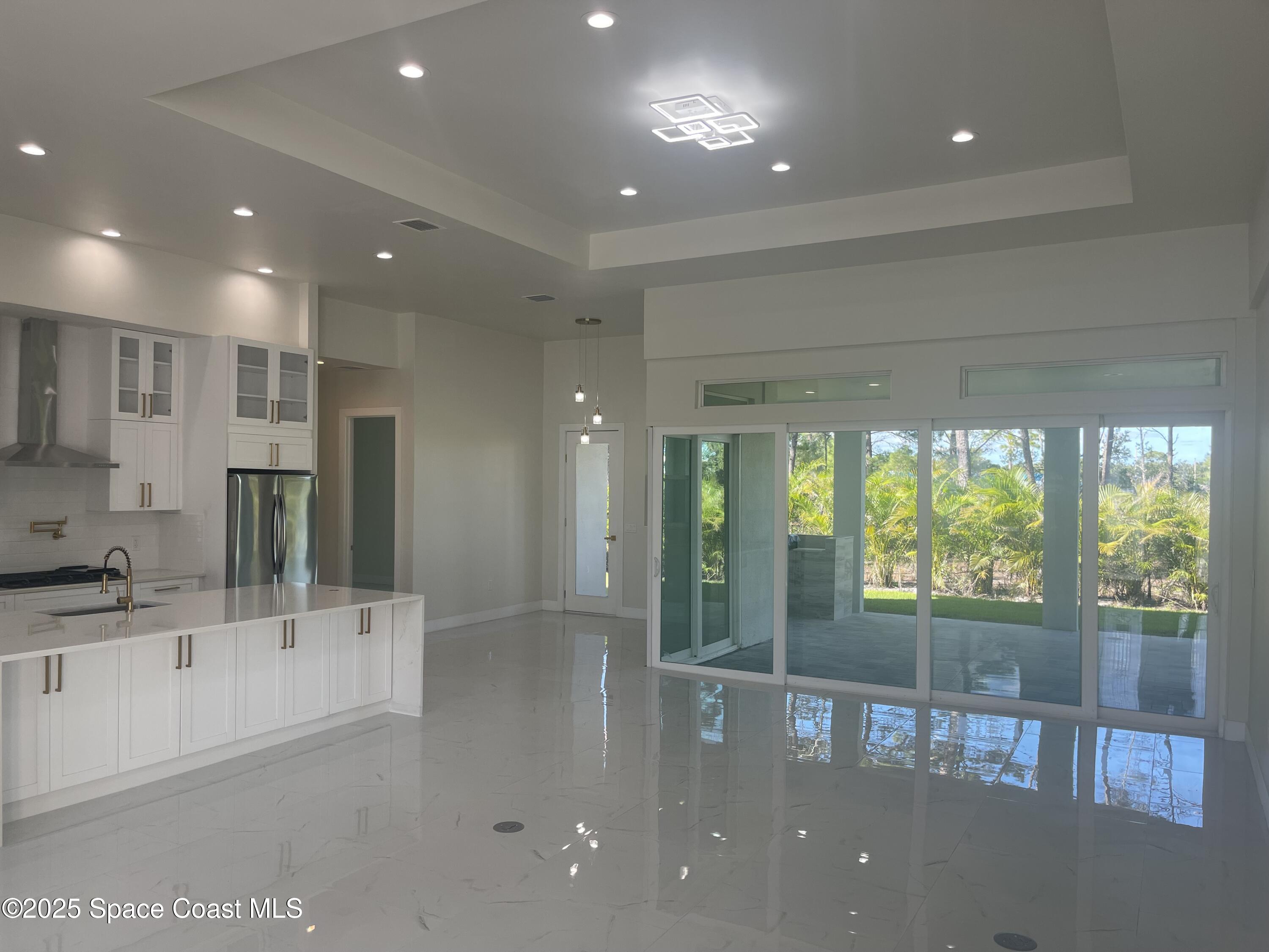 1583 Alto Vista Drive