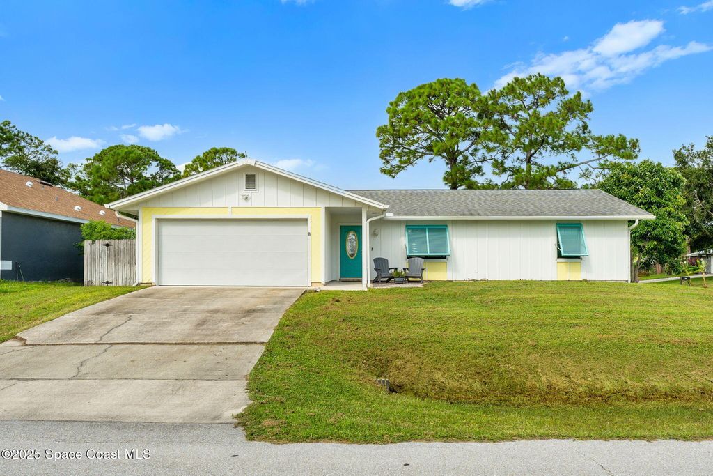Photo of 1370 Medina Avenue NW, Palm Bay, FL 32907 (MLS # 1058419)