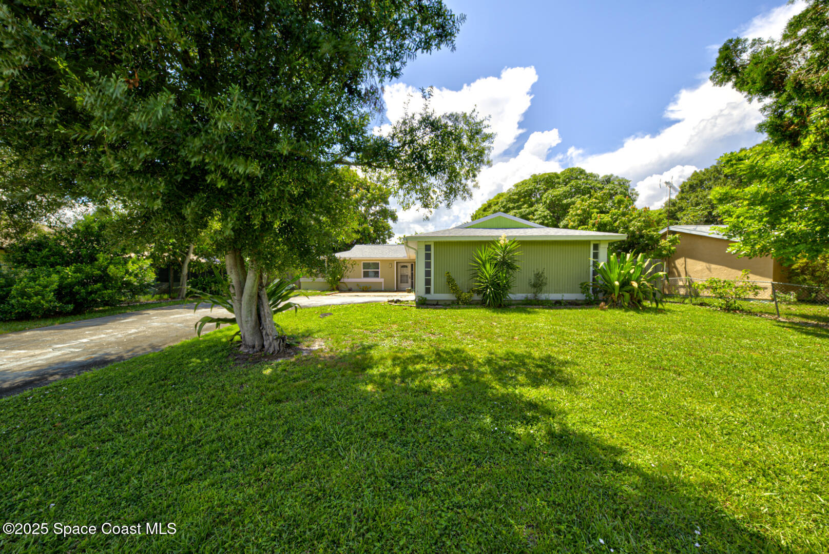 170 Osceola Avenue