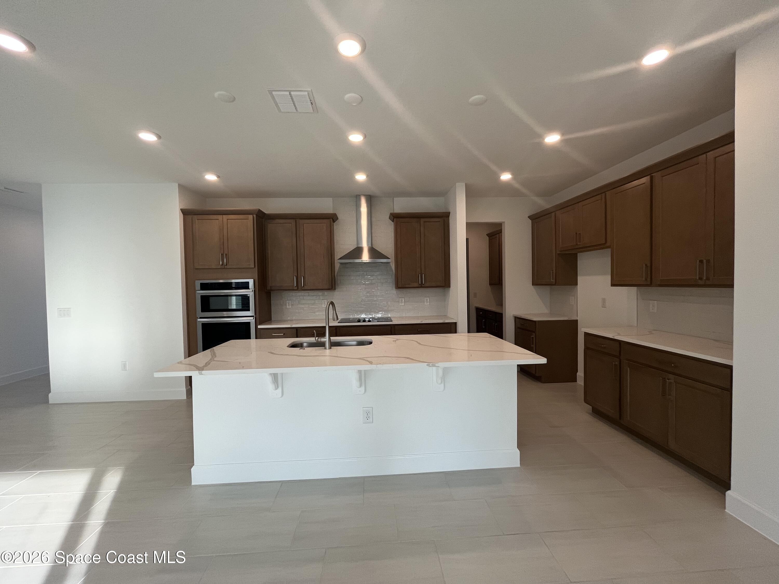 1004 Connolly Lane NE