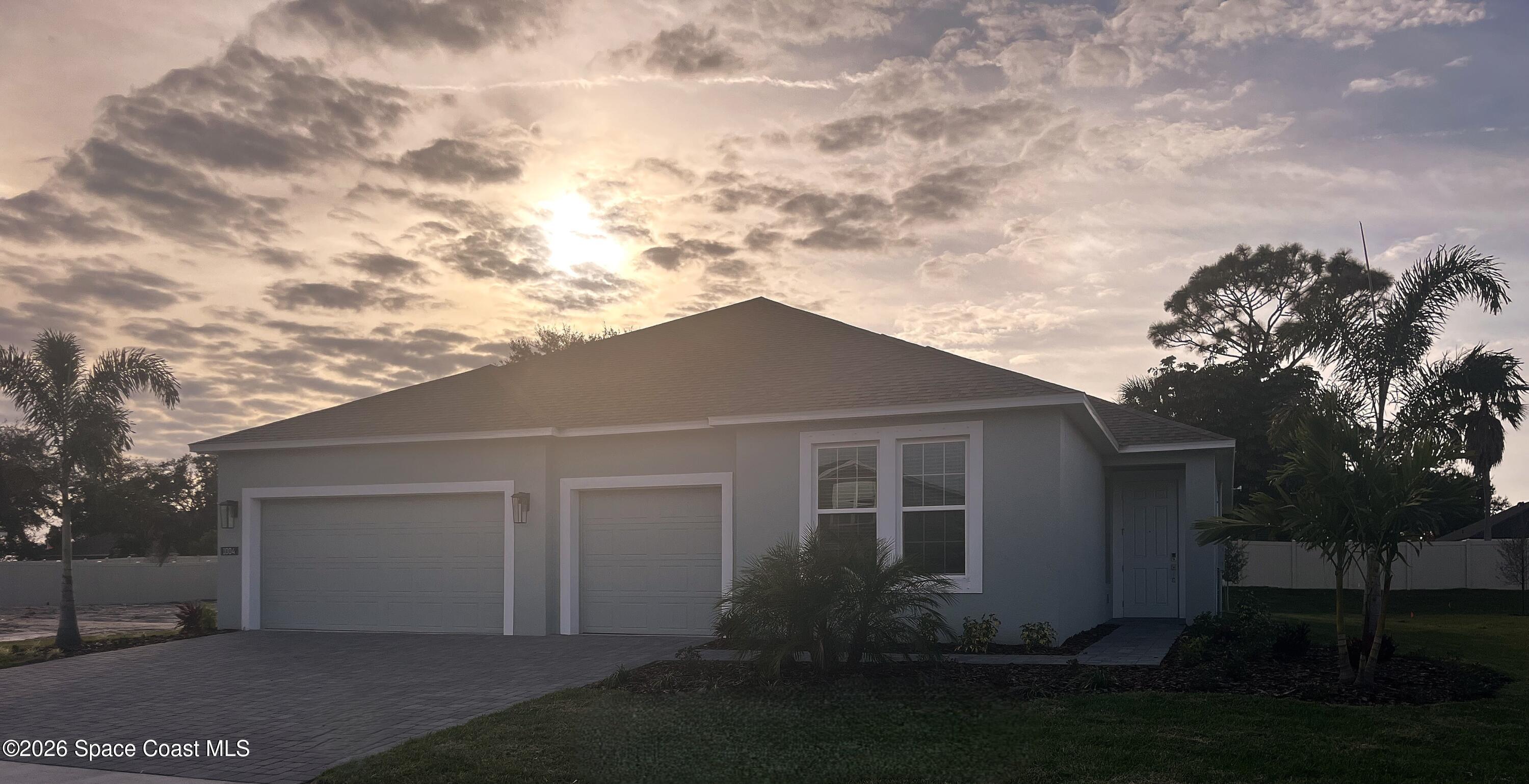 1004 Connolly Lane NE