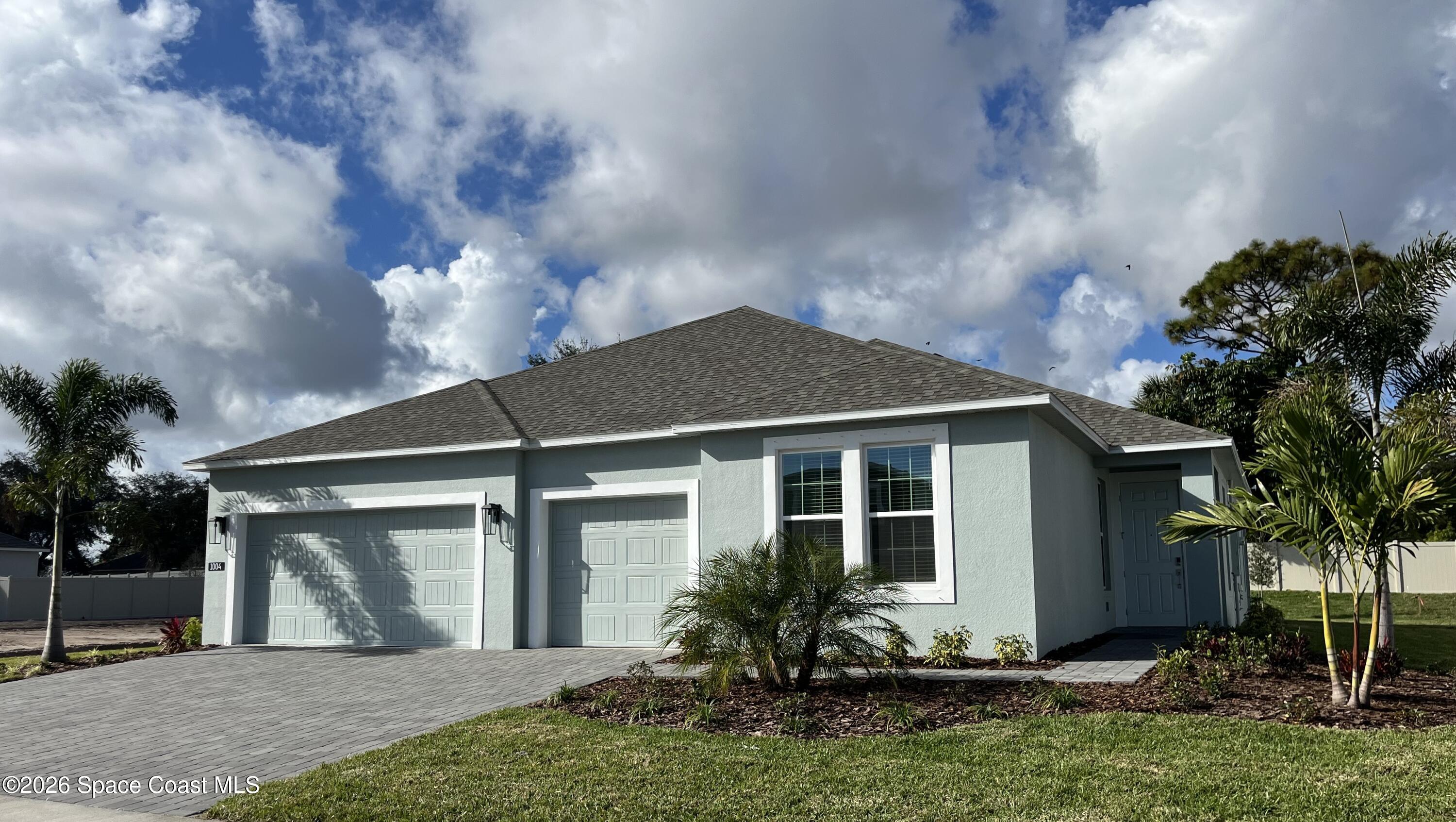 1004 Connolly Lane NE