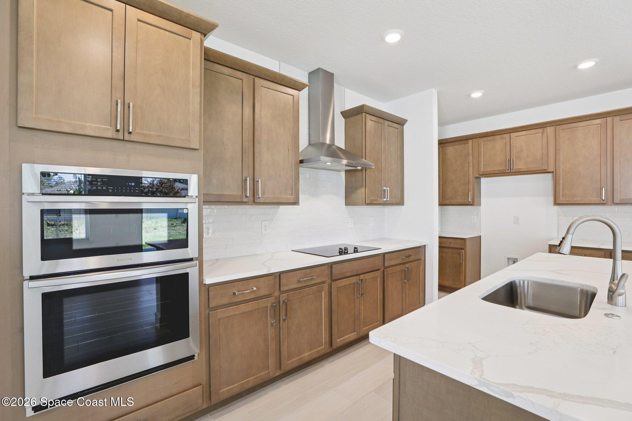 1004 Connolly Lane NE