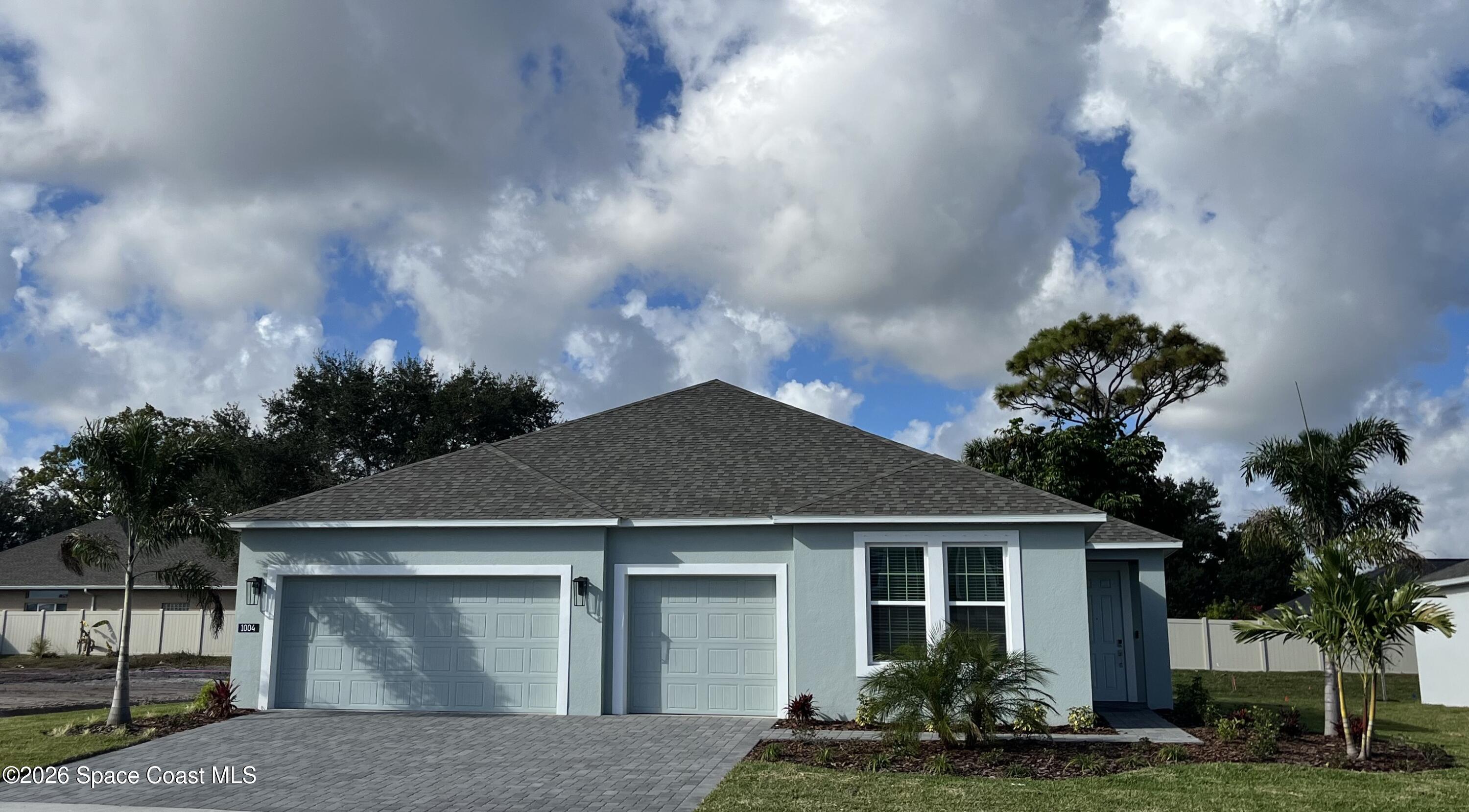 1004 Connolly Lane NE