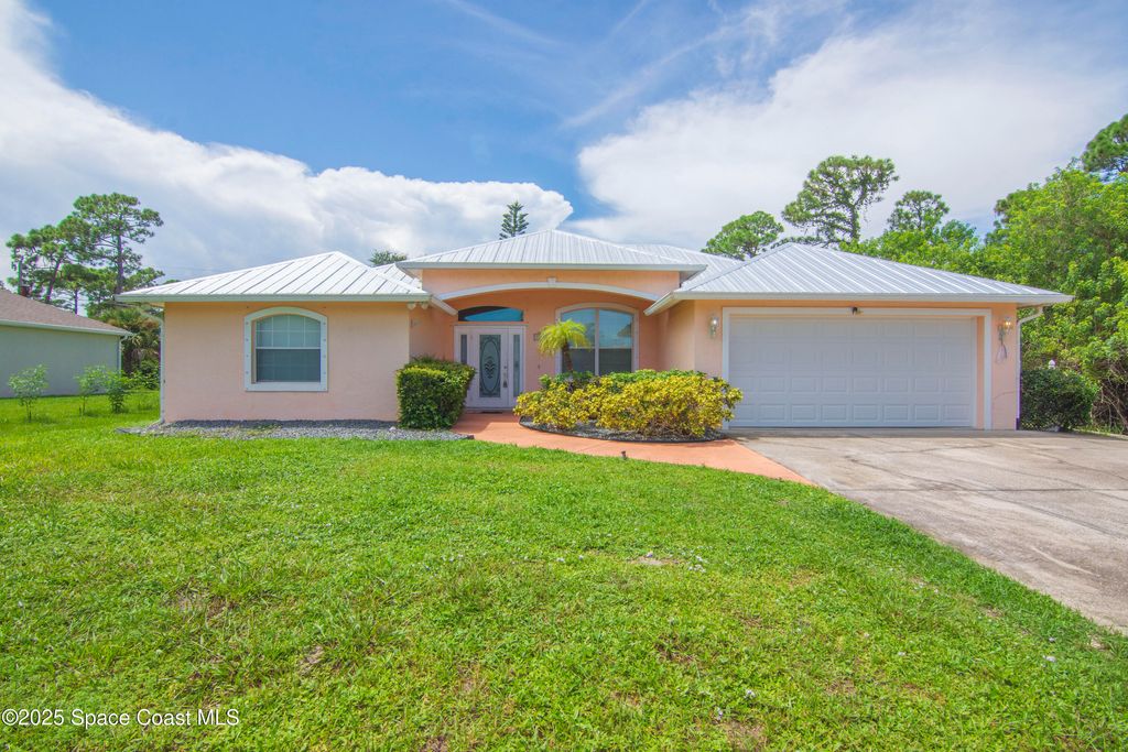 Photo of 1456 Schumann Drive, Sebastian, FL 32958 (MLS # 1045400)
