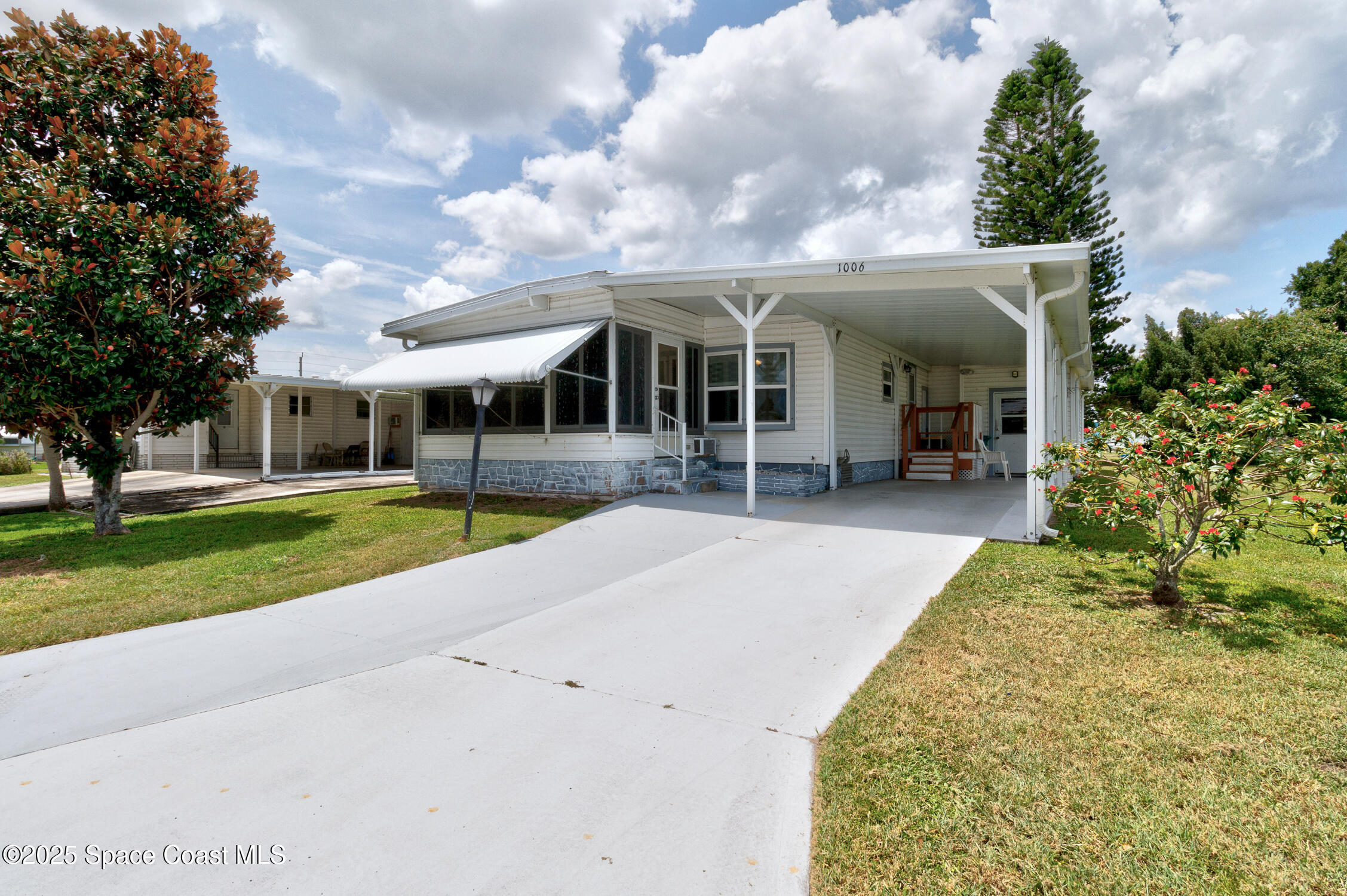 1006 Robin Drive