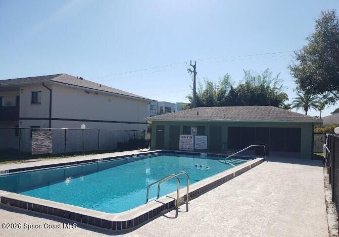 1552 University Lane 207