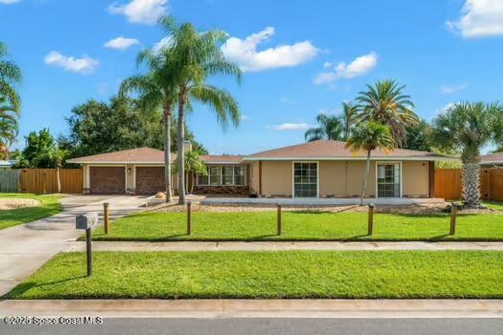 Photo of 933 Waialae Circle NE, Palm Bay, FL 32905 (MLS # 1057454)