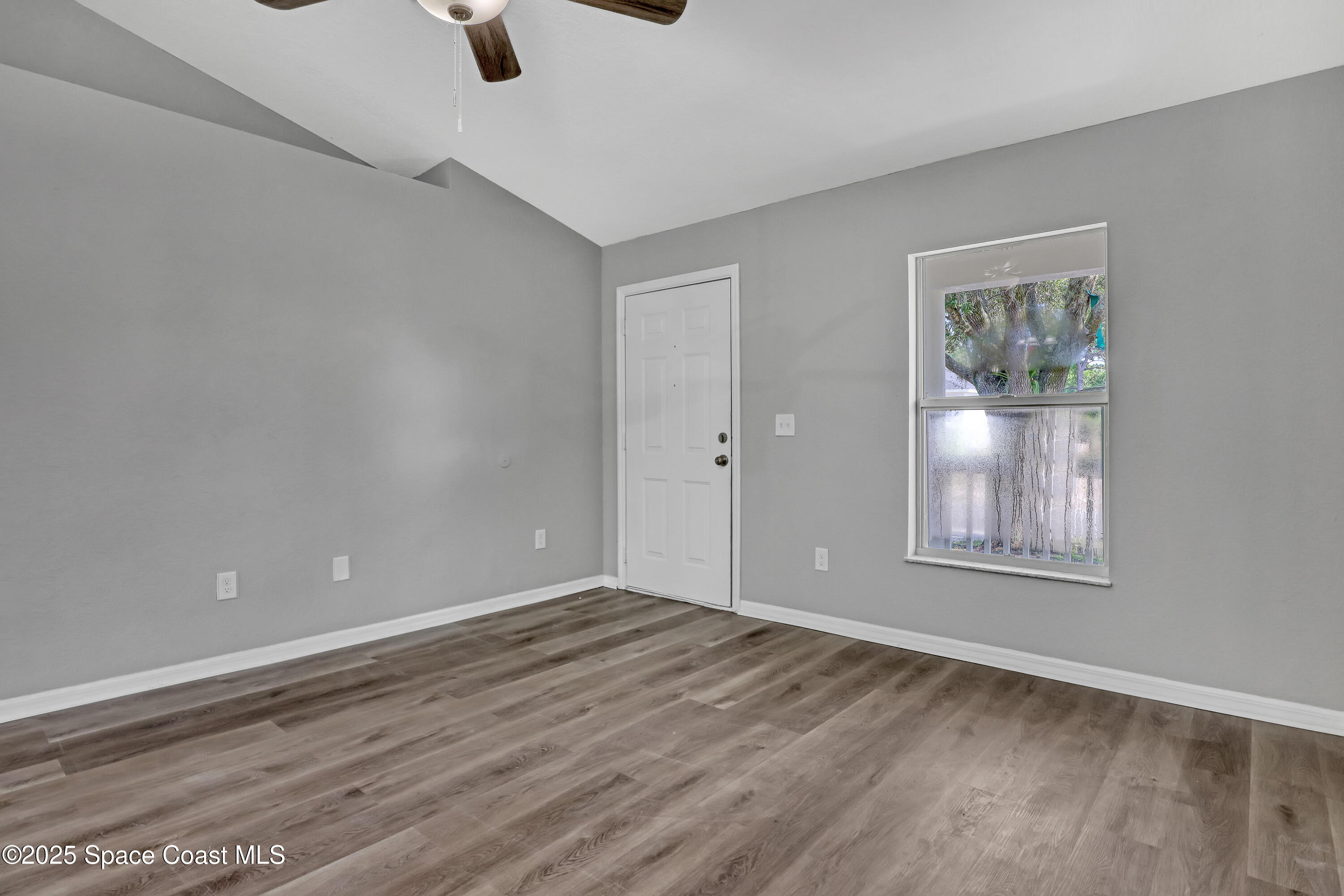 338 Halloran Street SE