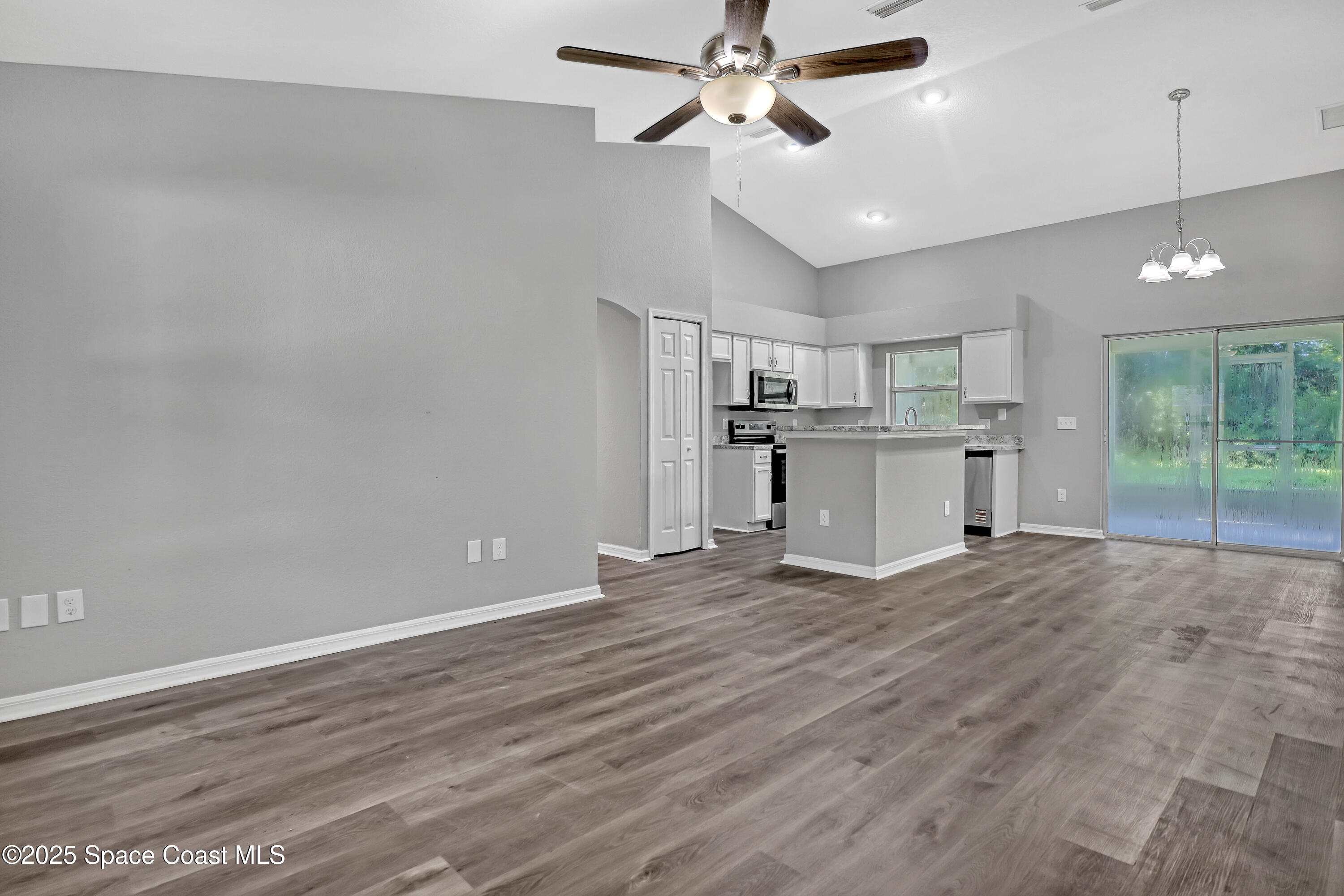 338 Halloran Street SE