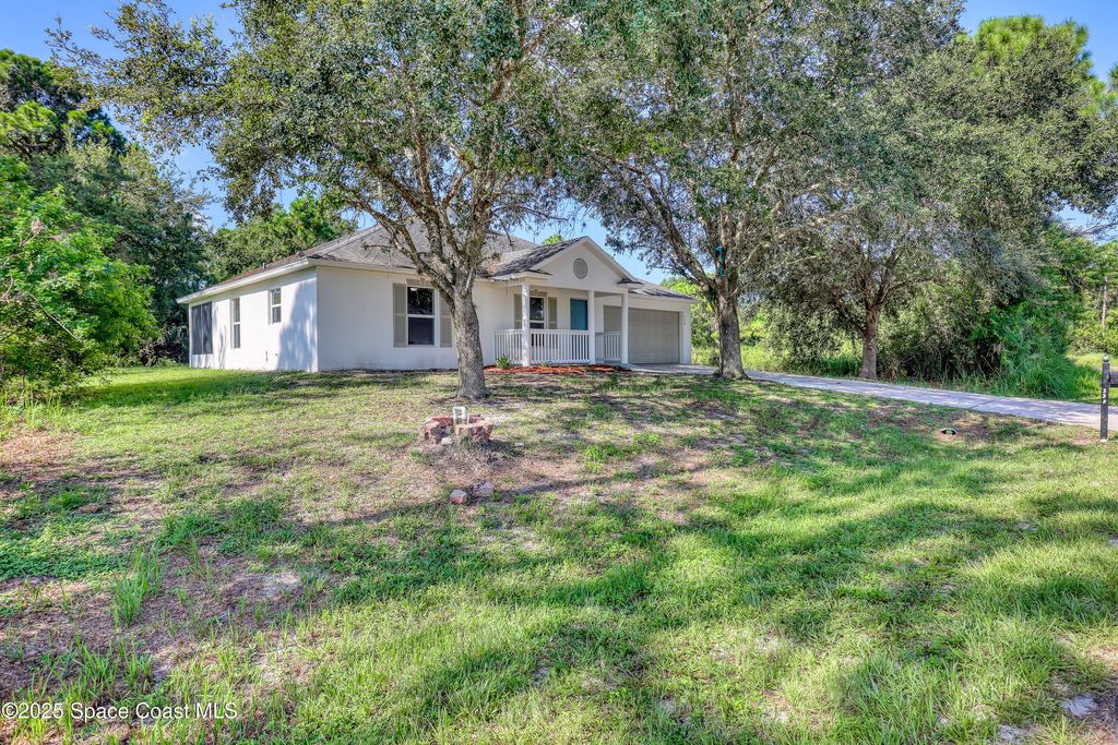 Photo of 338 Halloran Street SE, Palm Bay, FL 32909 (MLS # 1055523)