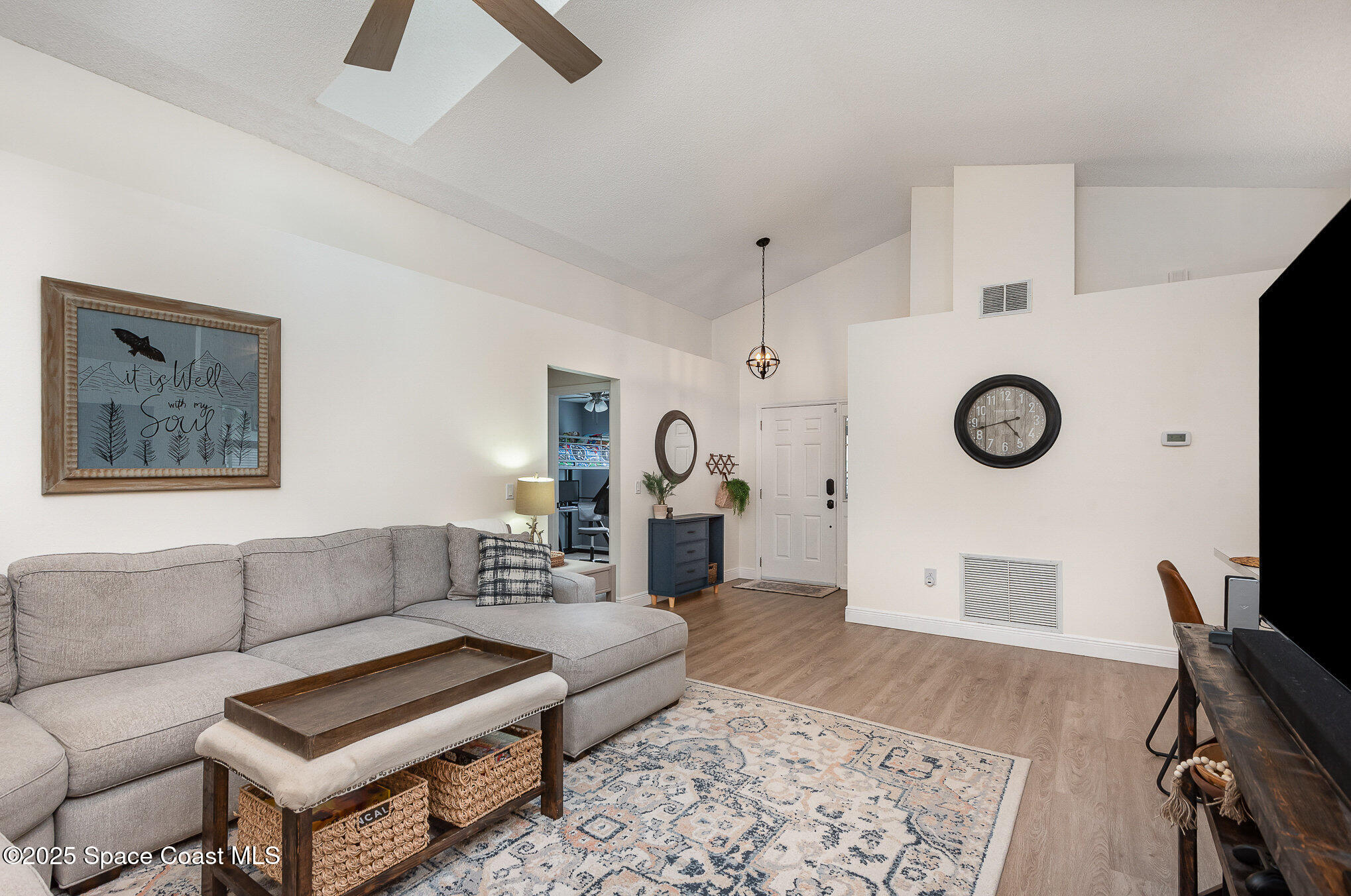 2851 Saint James Lane