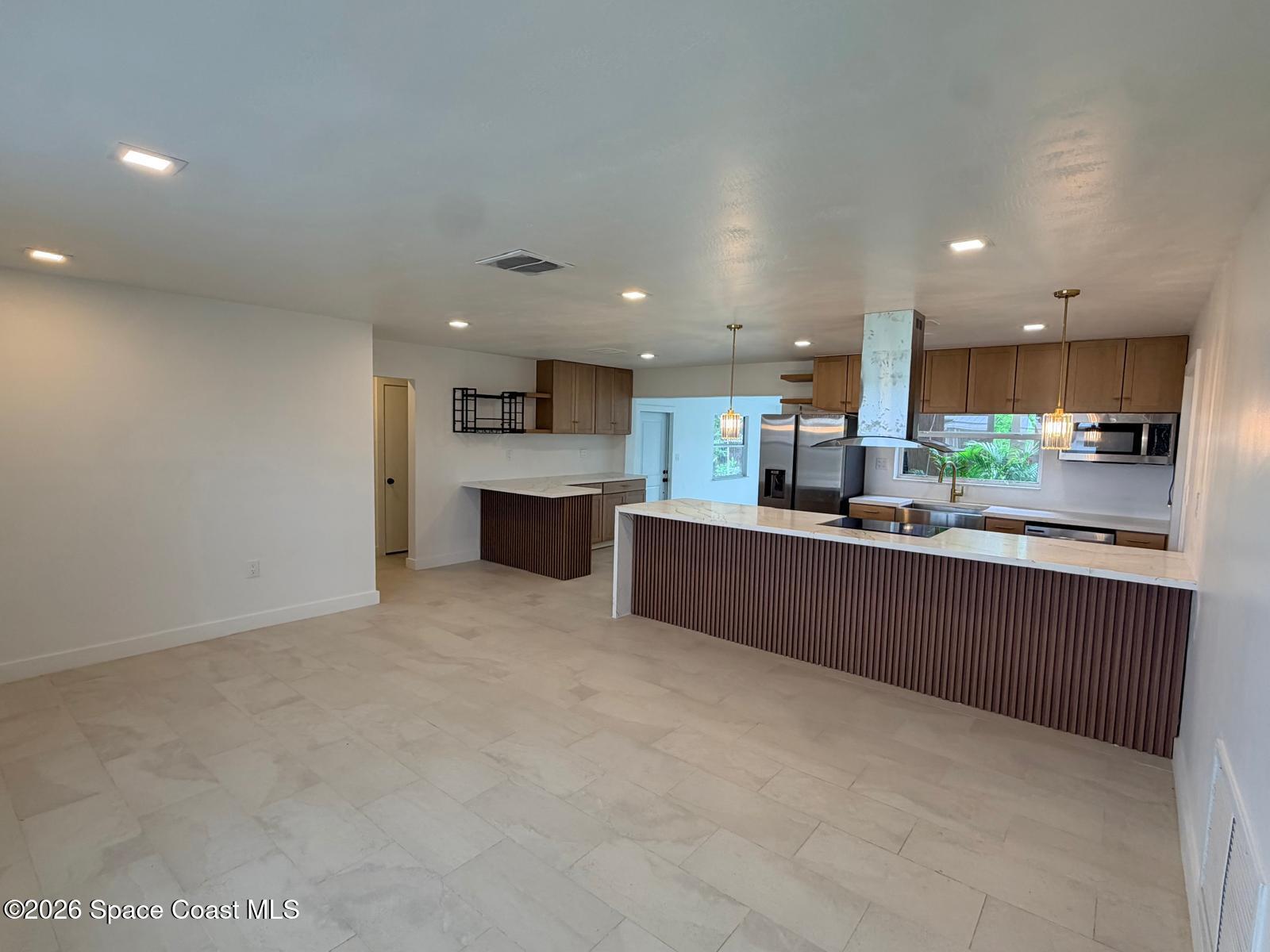 205 Melaleuca Drive E