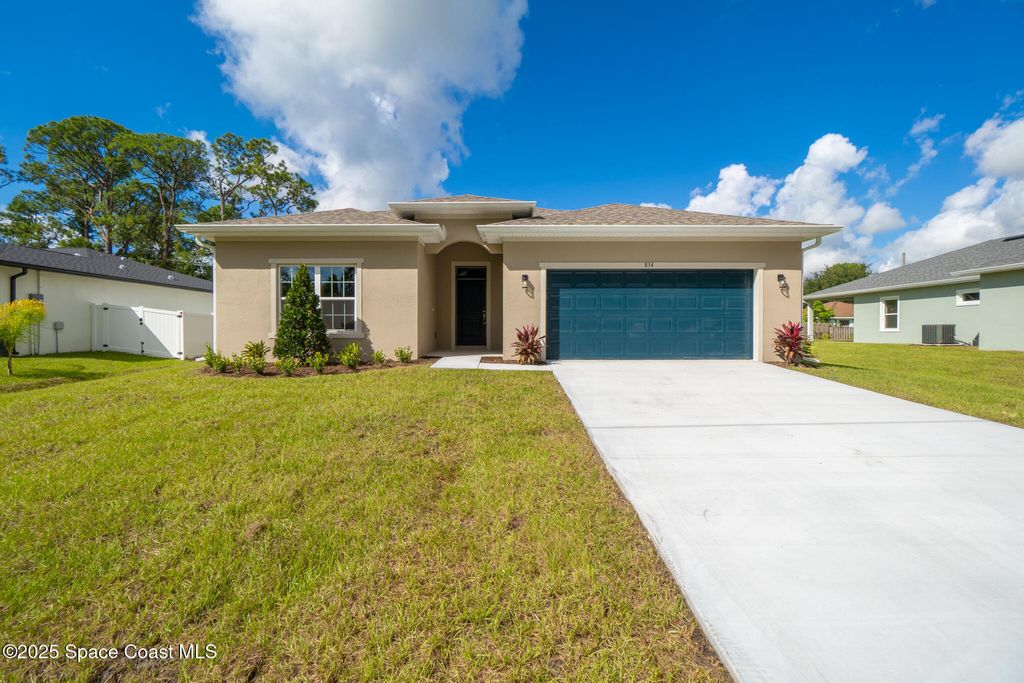 Photo of 834 Hartsdale Avenue SW, Palm Bay, FL 32908 (MLS # 1060280)