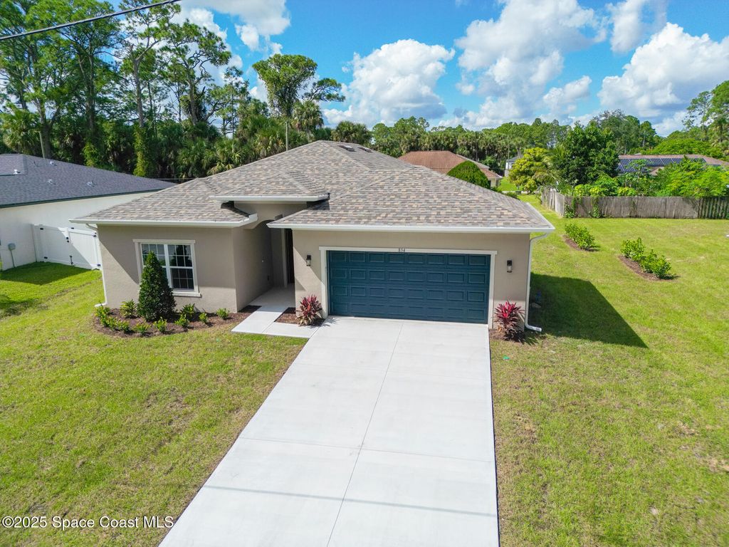 Photo of 834 Hartsdale Avenue SW, Palm Bay, FL 32908 (MLS # 1060280)