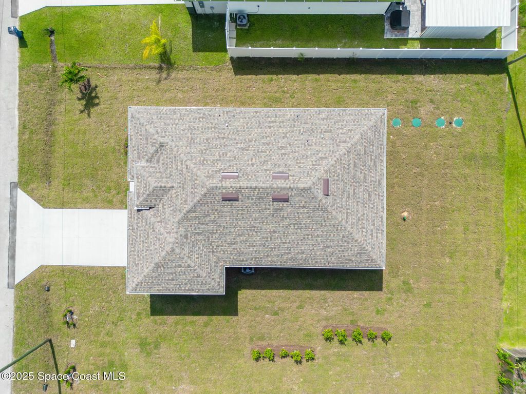 Photo of 834 Hartsdale Avenue SW, Palm Bay, FL 32908 (MLS # 1060280)