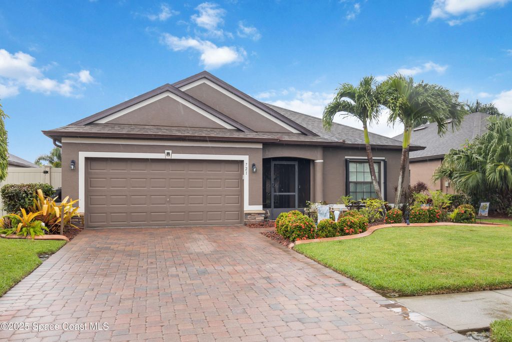 Photo of 721 Dillard Drive SE, Palm Bay, FL 32909 (MLS # 1056749)