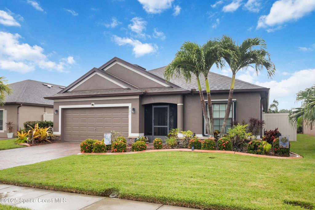 Photo of 721 Dillard Drive SE, Palm Bay, FL 32909 (MLS # 1056749)