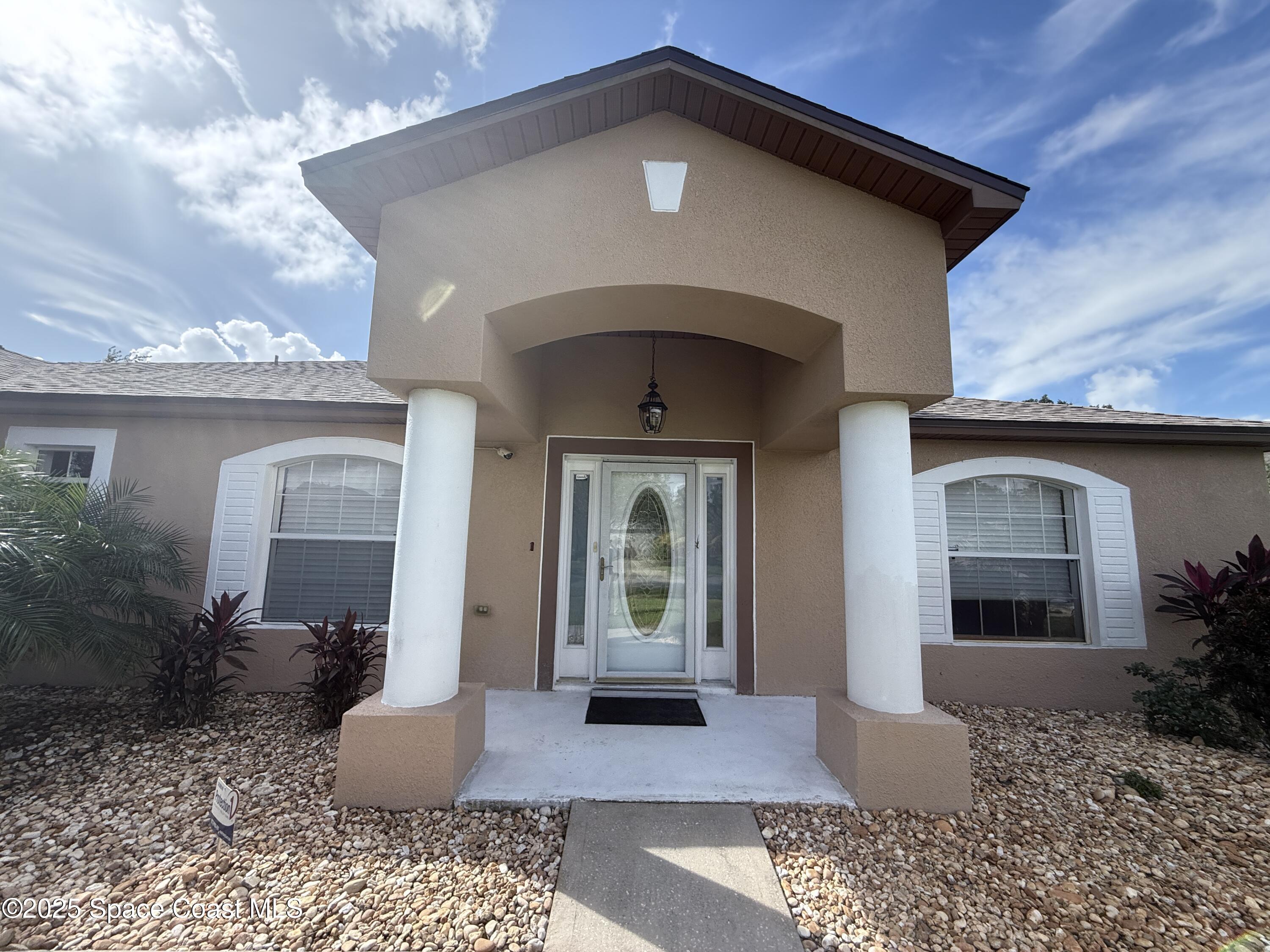 585 Bella Vista Drive