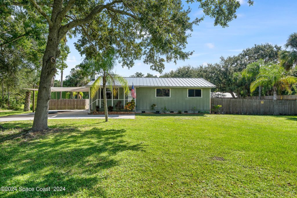 Photo of 9633 Honeysuckle Drive, Sebastian, FL 32976 (MLS # 1045309)
