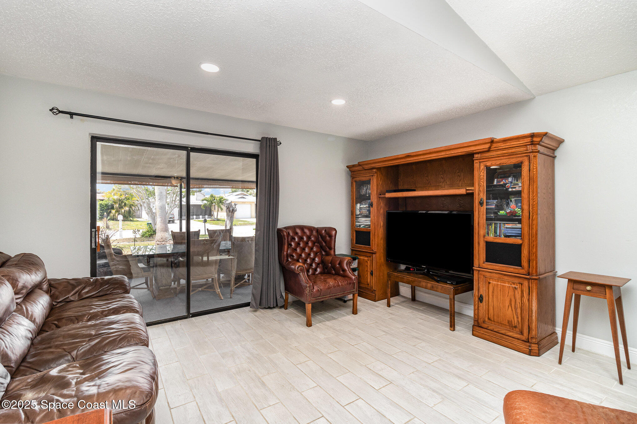3715 Meadowwood Court