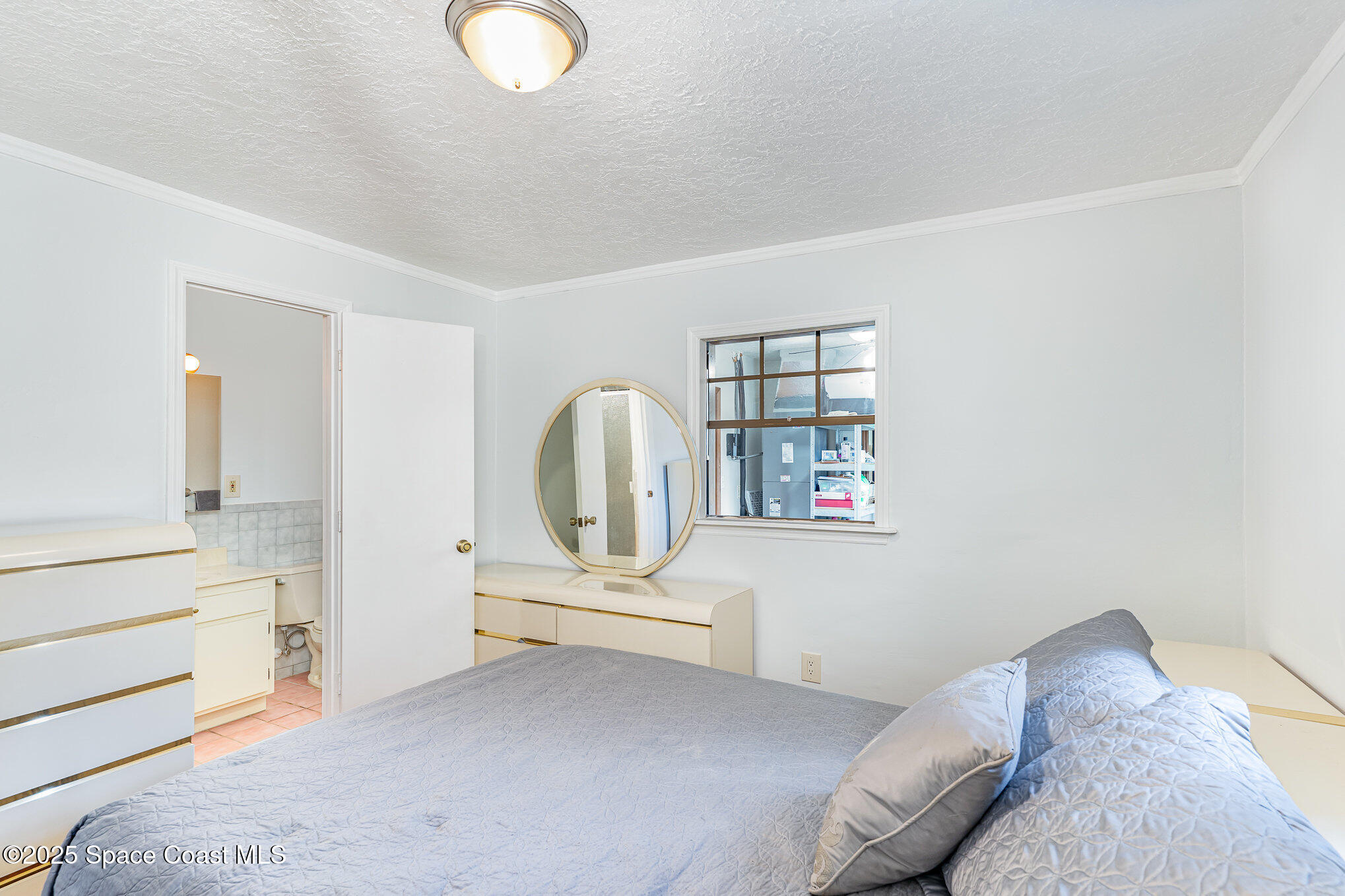 2370 Canterbury Lane