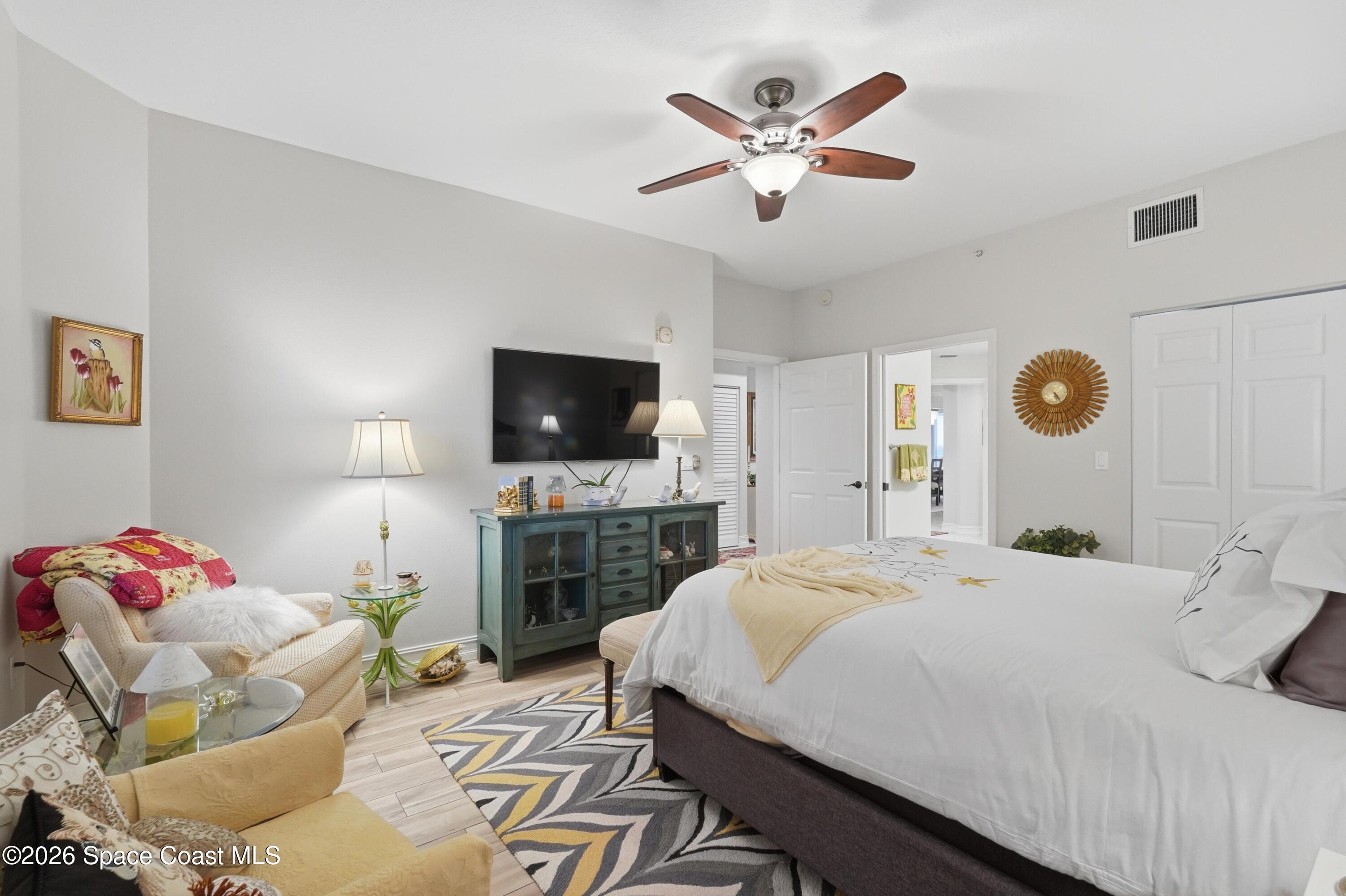 93 Delannoy Avenue 601