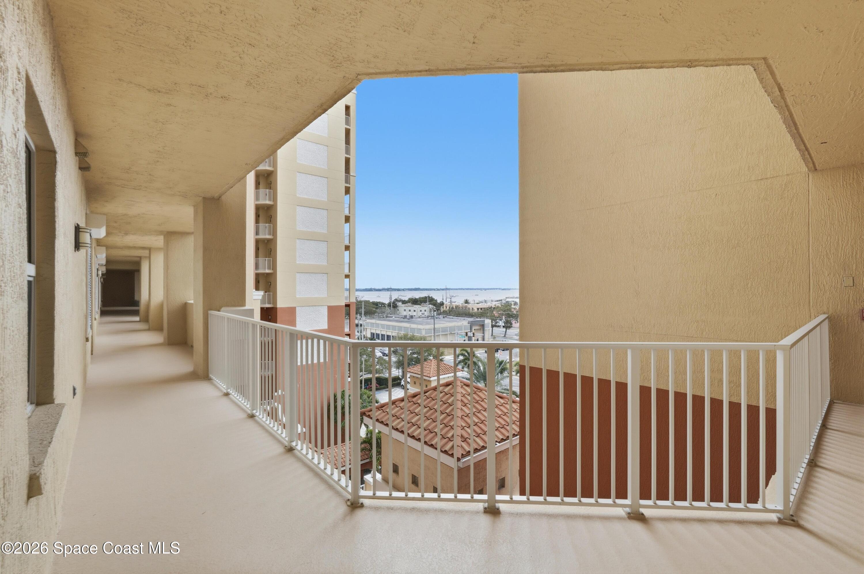 93 Delannoy Avenue 601