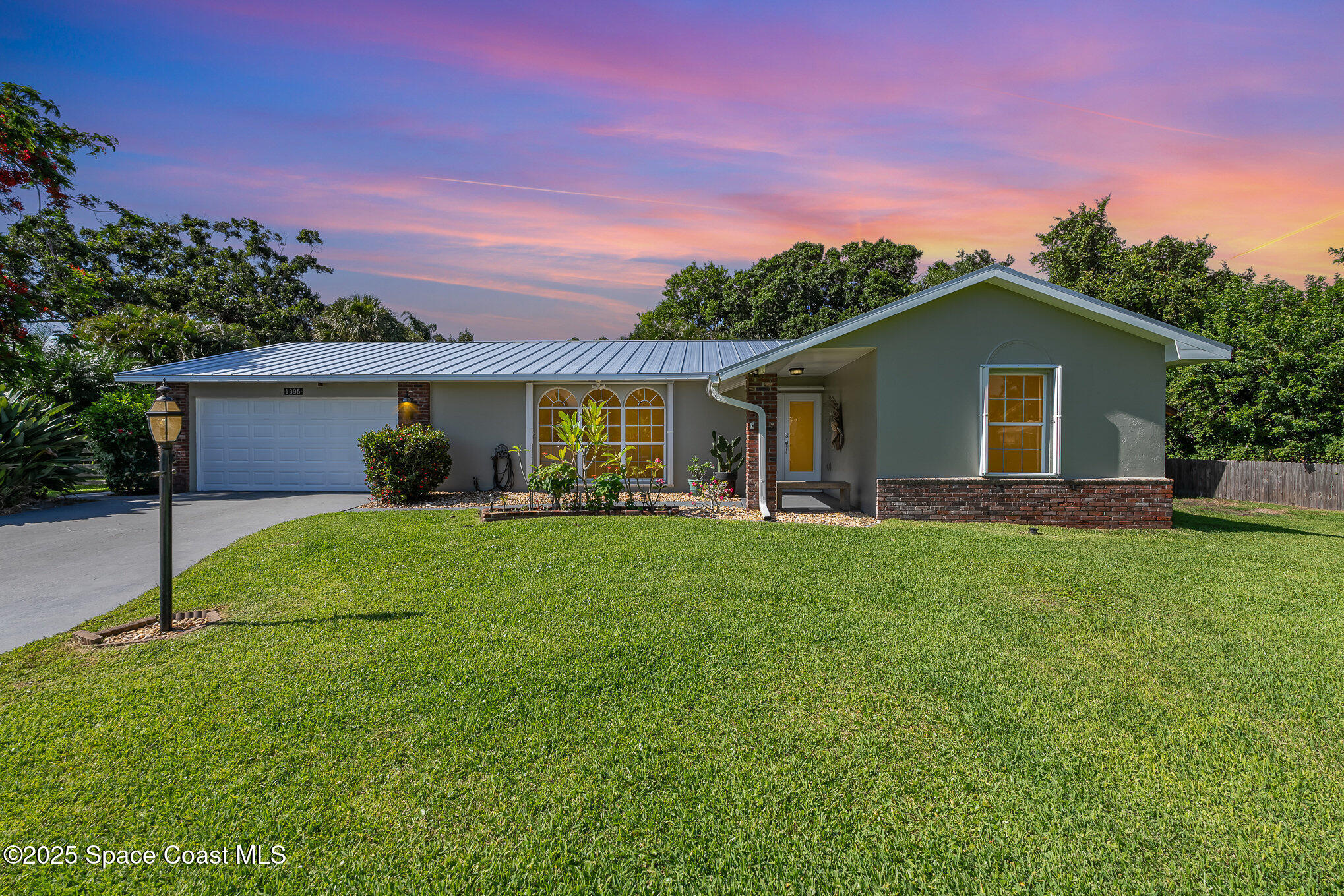 1995 Mark Twain Lane NE