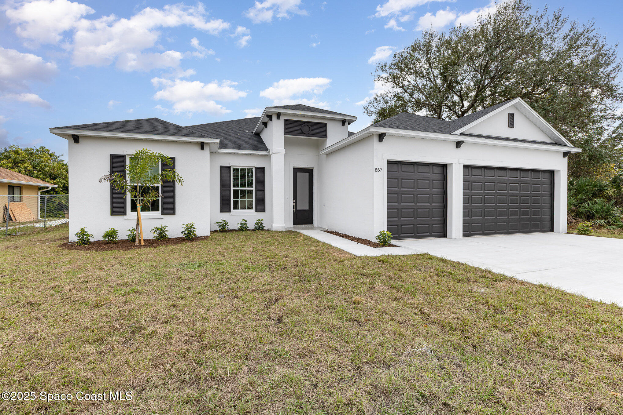 557 Castana Avenue SE 09